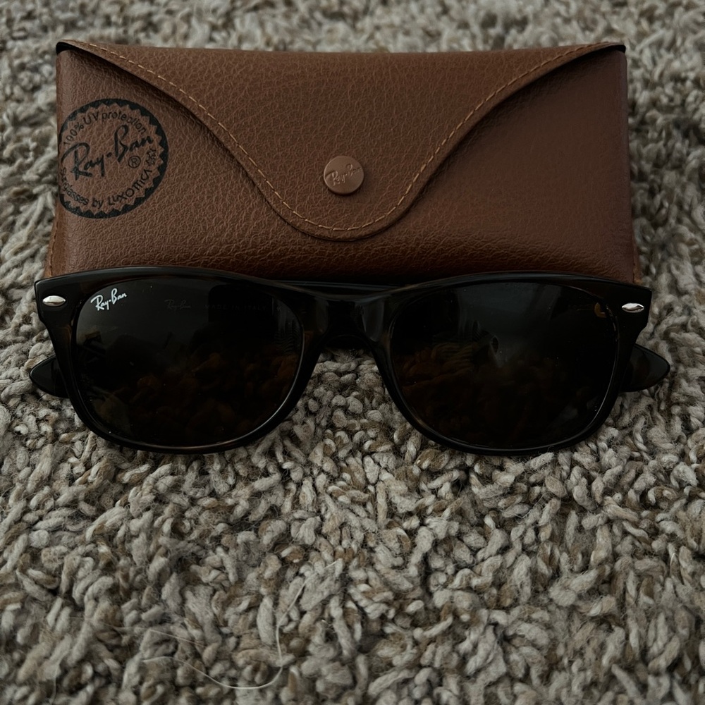 Tortoise shell new wayfarer ray bans